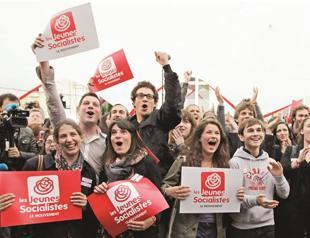 Socialists sweep French Parliament
