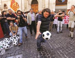 Spain, Italy find no quick relief after Greek elections