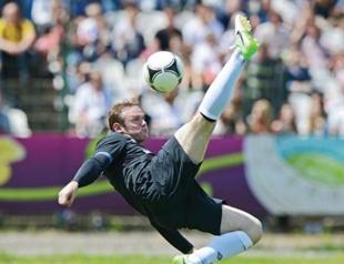 Rooney wants to make up for lost time at Euros