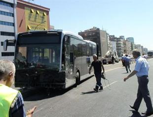 Bus accident closes Istanbul highway