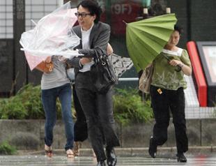Powerful typhoon hits Japan