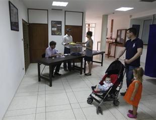 French official in India accused of child rape