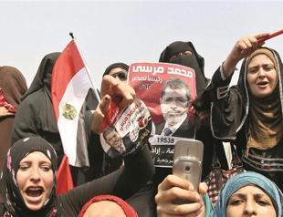 Egypt’s defiant assembly upholds charter hopes
