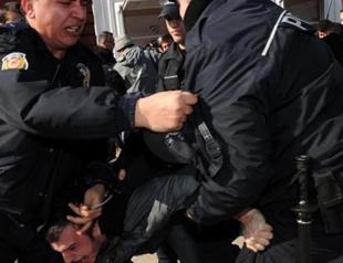 Footage depicts new case of Turkish police brutality