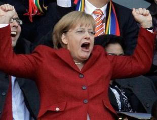 Merkel to attend crunch Germany-Greece clash