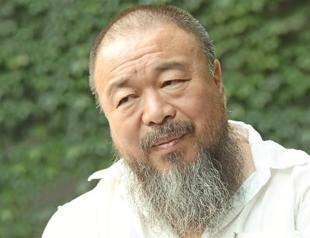 Artist Ai Weiwei barred from court in tax case