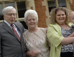 Mother of worlds first test tube baby dies in Britain