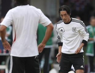 Racist Twitter attack on Turkish player is revolting: German minister