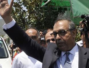 Court issues arrest warrant for Pakistani PM nominee