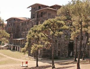 Population decline leaves Rums with Pyrrhic Victory