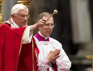 Vatican in chaos after butler arrested for leaks