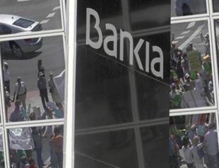 Spain formally requests banking aid