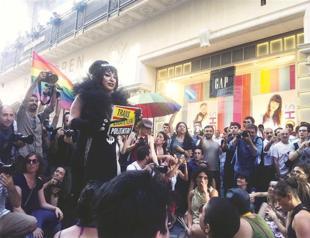 Nationalist group attacks Taksim transsexual parade