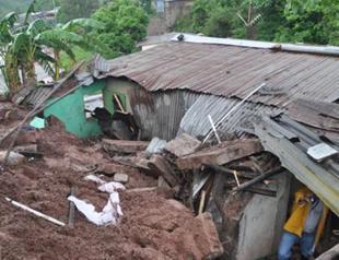 Uganda landslides destroy 3 villages, hundreds feared dead