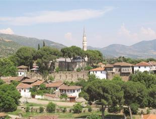 Ayşe Teyze’s potato chips ad puts Aegean town of Birgi on the map