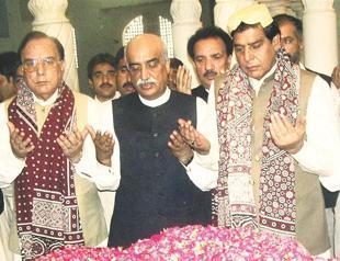 Pakistani court engaged in showdown with new PM