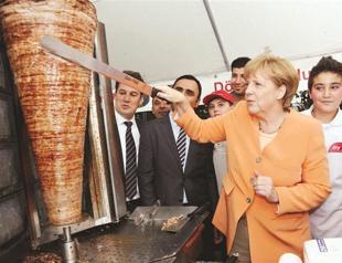 Merkel isolated but firm before crucial EU summit