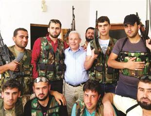 Ghalioun visits Idlib with the help of rebels