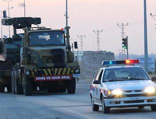 Turkey deploys missile batteries on Syrian border