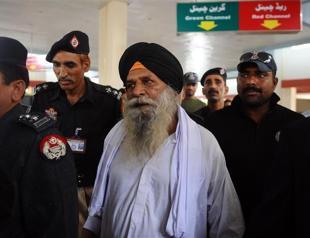 Indian walks free after 30 years in Pakistan jail