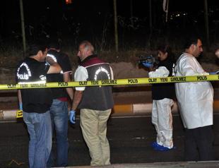 Shootout injures a policeman