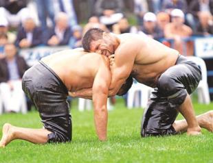 Slithery, slippery and sweaty Kırkpınar’s 651st annual wrestling matches