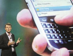 RIM to cut 5,000 jobs, delay new phone launch