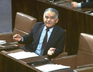 Israels Shamir to lie in state before burial