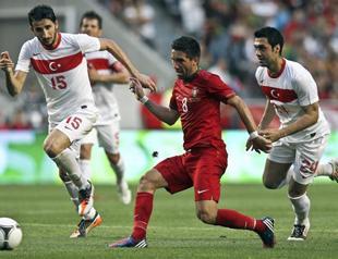 Topal signs four-year contract with Fenerbahçe