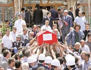 PKK kills policeman, kidnaps two in Van