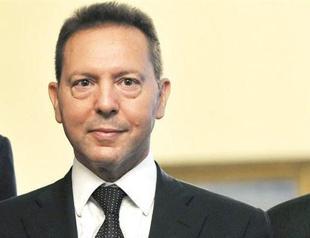 Greek finance minister gets sworn in