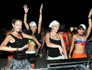 Istanbul prepares for electronic music party