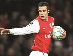 Shareholder turns fire on Arsenal board