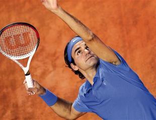 Giants clash at Wimbledon semifinal