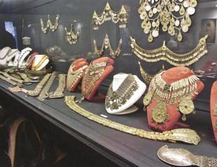 Museum reveals Ottoman folk dresses and jewelry