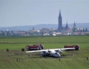 One dies, one injured in Czech light aircraft crash: report