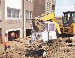 ‘TOKİ, municipality responsible for flood’