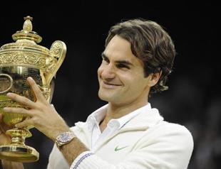 Federer secures seventh Wimbledon title in four setse