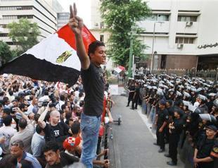 Morsi in showdown with Egypt’s army, judiciary