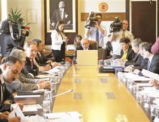 No breakthrough on use of mother tongue in Commission