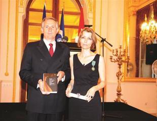 Elif Şafak honored at French Embassy