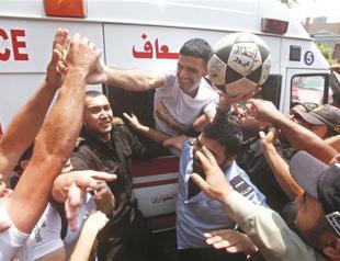 Hunger-striking player finally freed