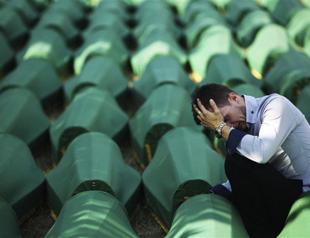 Bosnians to bury 520 Srebrenica massacre victims