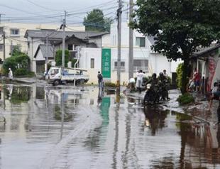 50,000 flee as record rain in Japan kills 10