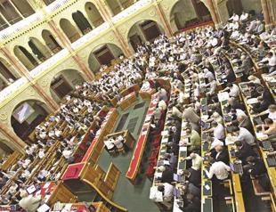 Hungary prepares for tough IMF credit talks