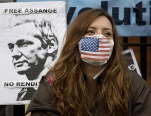 Ecuadors London envoy flies home for Assange talks
