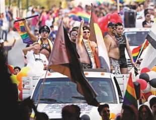 Berlin gay pride parade draws 700,000 people