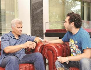 Swimming legend Spitz favors Phelps over Lochte