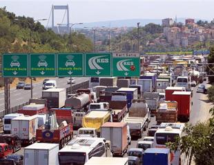 Passing over Istanbul bridges to be free, Turkish PM says