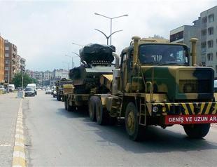 Turkey sends missile batteries to Syria border